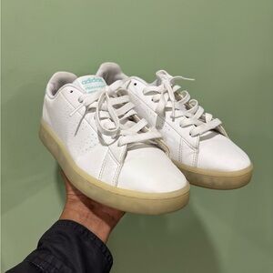 Adidas Advantage Sneakers